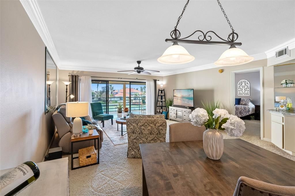 For Rent: $2,950 (2 beds, 2 baths, 1135 Square Feet)