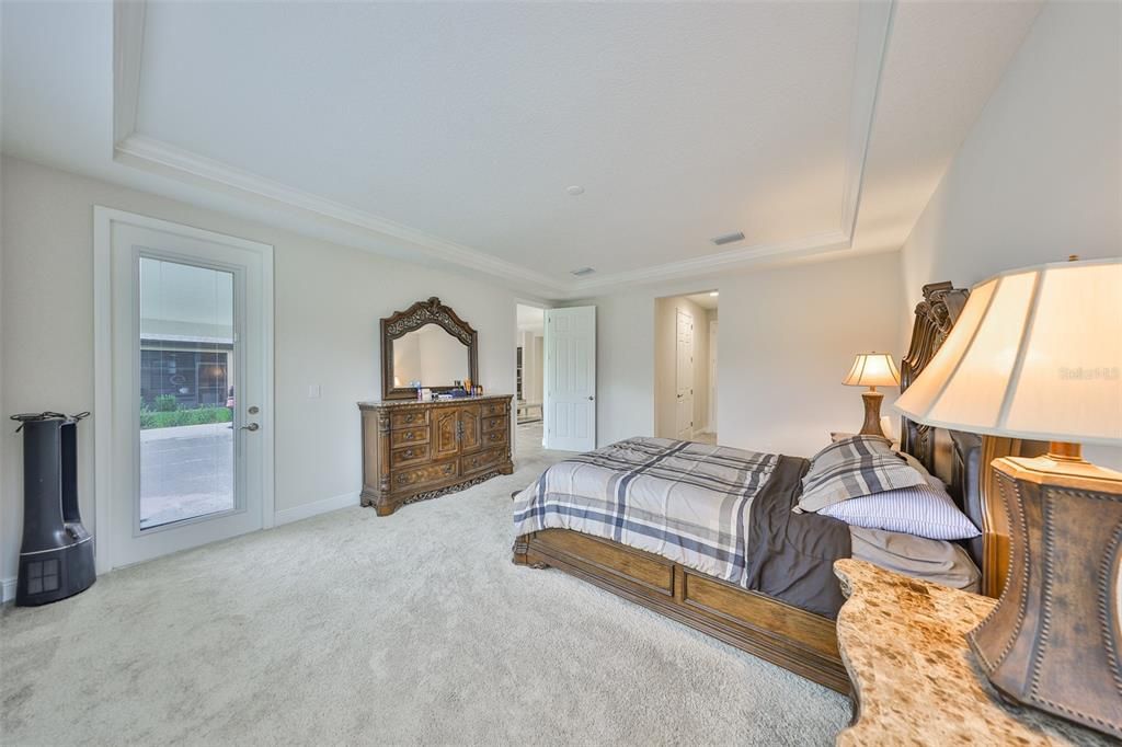 En Venta: $585,000 (4 camas, 3 baños, 2607 Pies cuadrados)