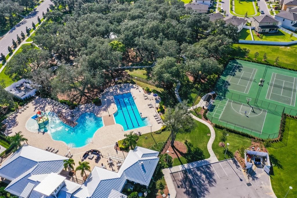 En Venta: $585,000 (4 camas, 3 baños, 2607 Pies cuadrados)