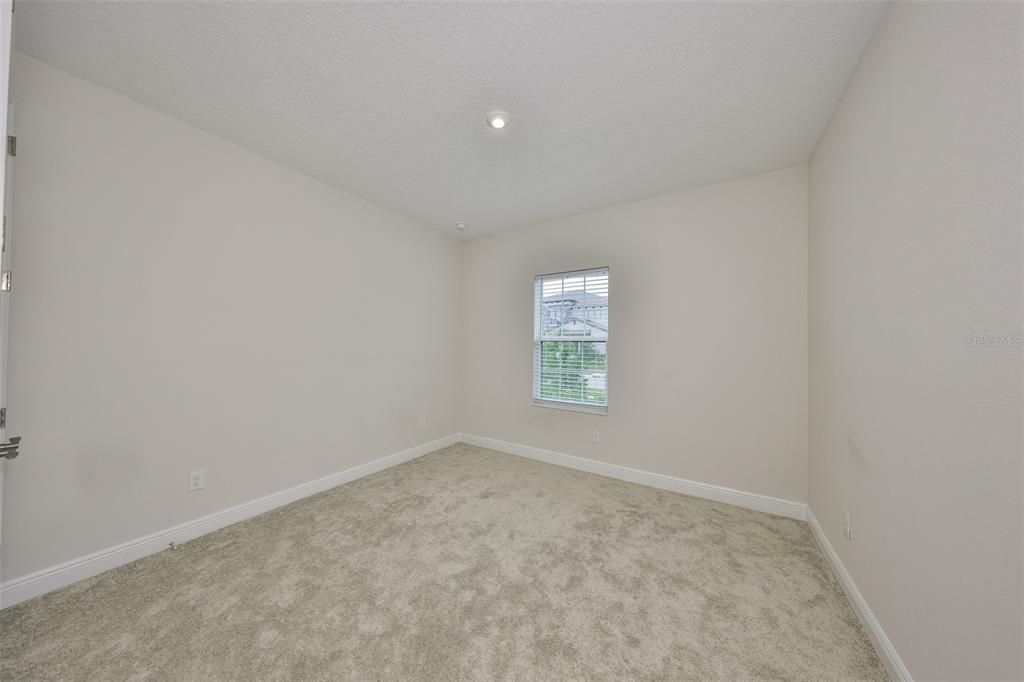 En Venta: $585,000 (4 camas, 3 baños, 2607 Pies cuadrados)