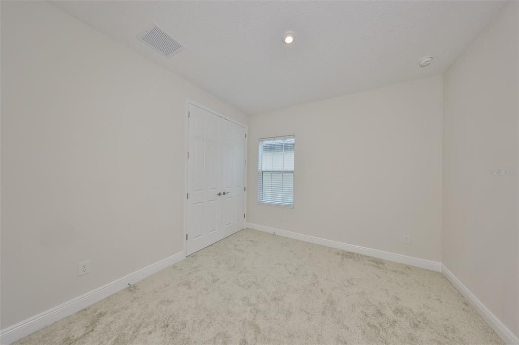 En Venta: $585,000 (4 camas, 3 baños, 2607 Pies cuadrados)