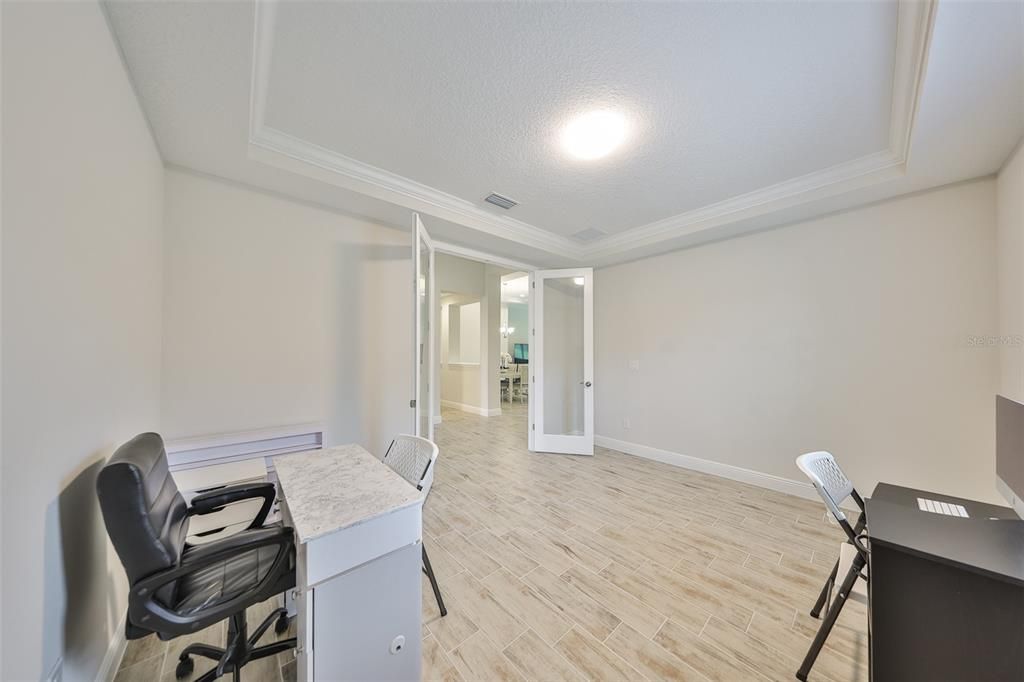 En Venta: $585,000 (4 camas, 3 baños, 2607 Pies cuadrados)