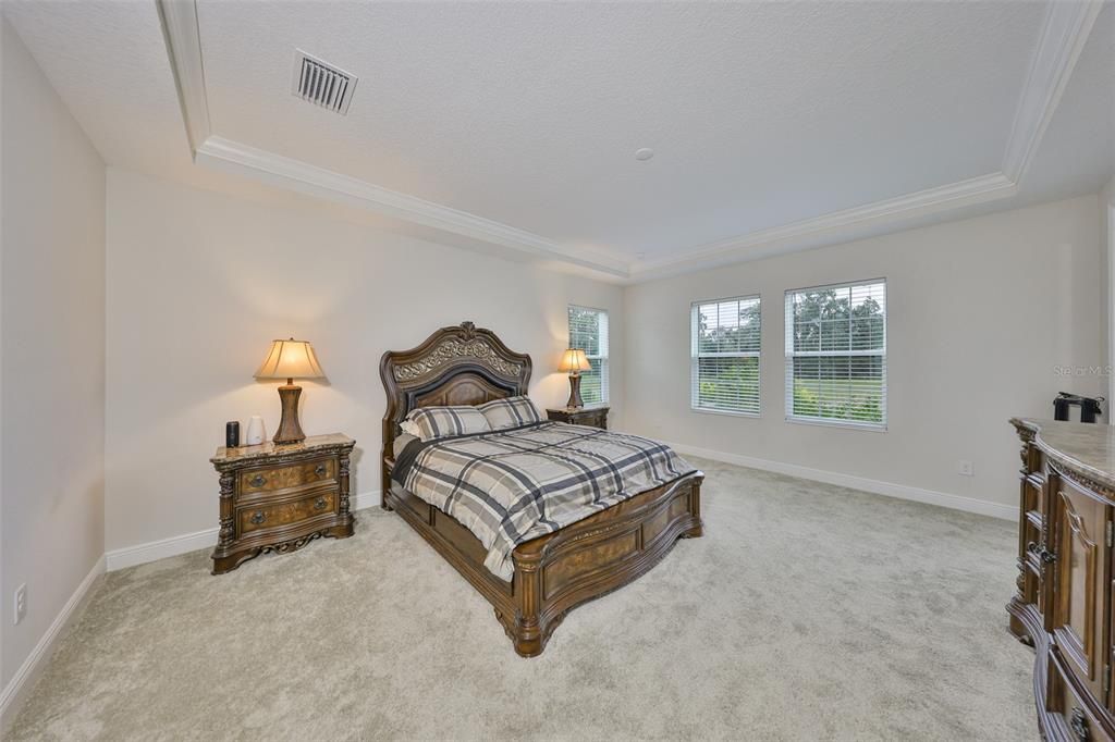 En Venta: $585,000 (4 camas, 3 baños, 2607 Pies cuadrados)