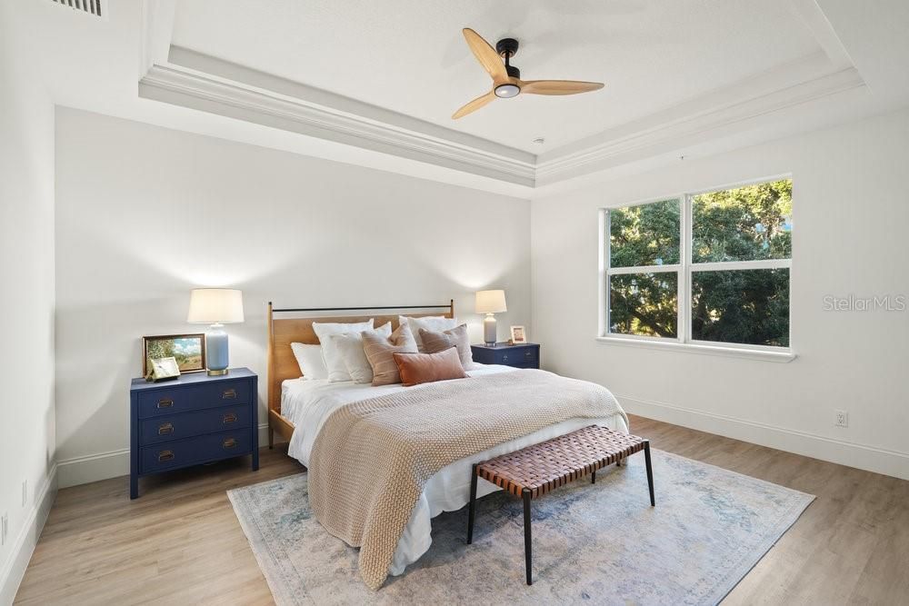 Под контрактом: $649,000 (3 спален, 2 ванн, 1779 Квадратных фут)