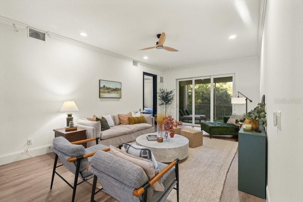 Под контрактом: $649,000 (3 спален, 2 ванн, 1779 Квадратных фут)