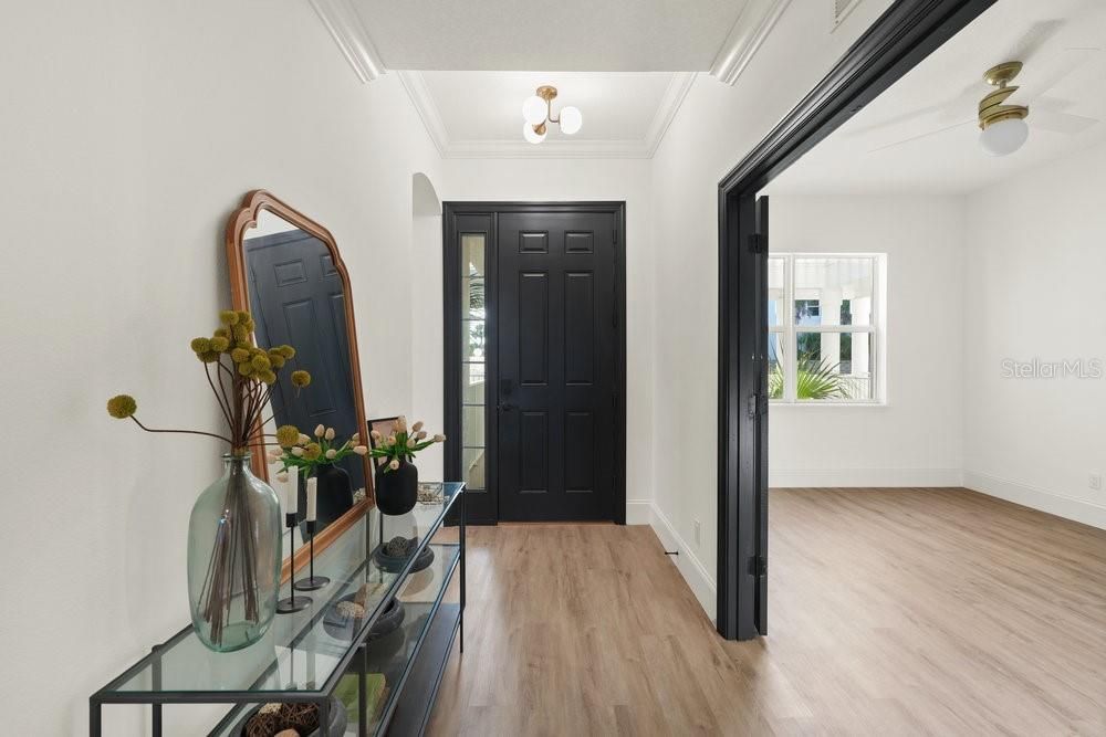 Под контрактом: $649,000 (3 спален, 2 ванн, 1779 Квадратных фут)