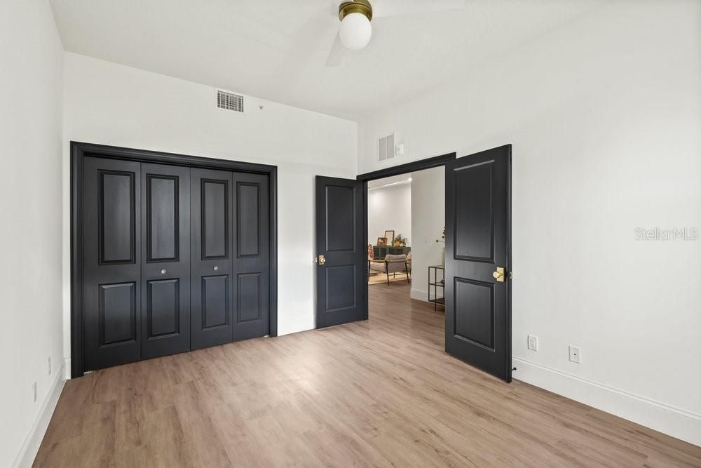 Под контрактом: $649,000 (3 спален, 2 ванн, 1779 Квадратных фут)