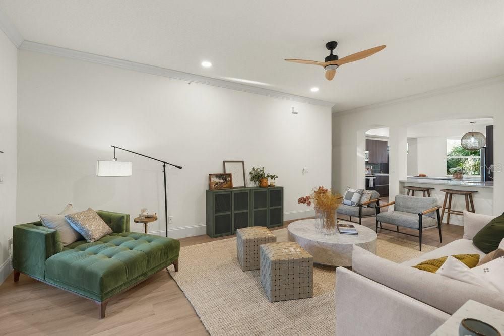 Под контрактом: $649,000 (3 спален, 2 ванн, 1779 Квадратных фут)