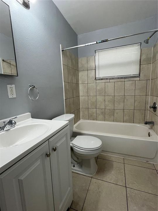 For Rent: $1,265 (3 beds, 1 baths, 782 Square Feet)