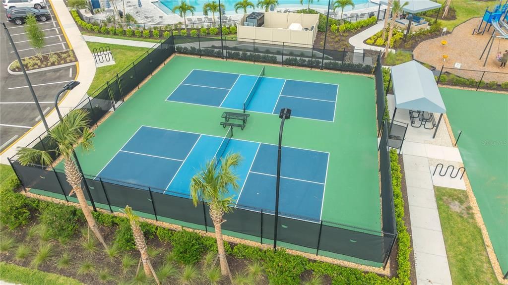 合同活跃: $3,000 (3 贝兹, 2 浴室, 1671 平方英尺)