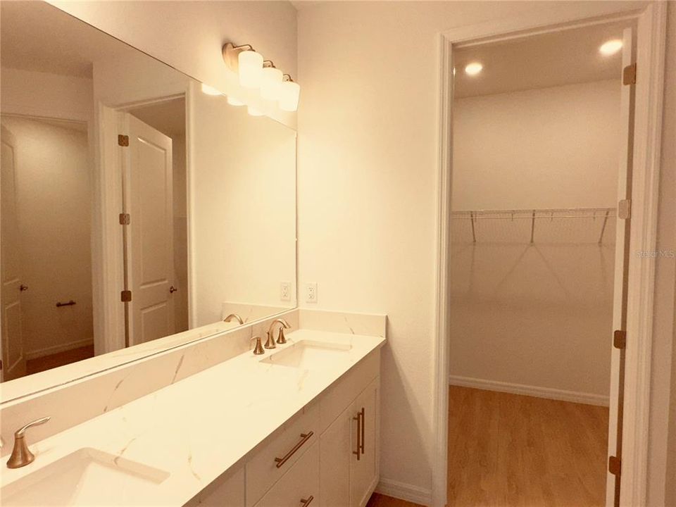 合同活跃: $3,000 (3 贝兹, 2 浴室, 1671 平方英尺)