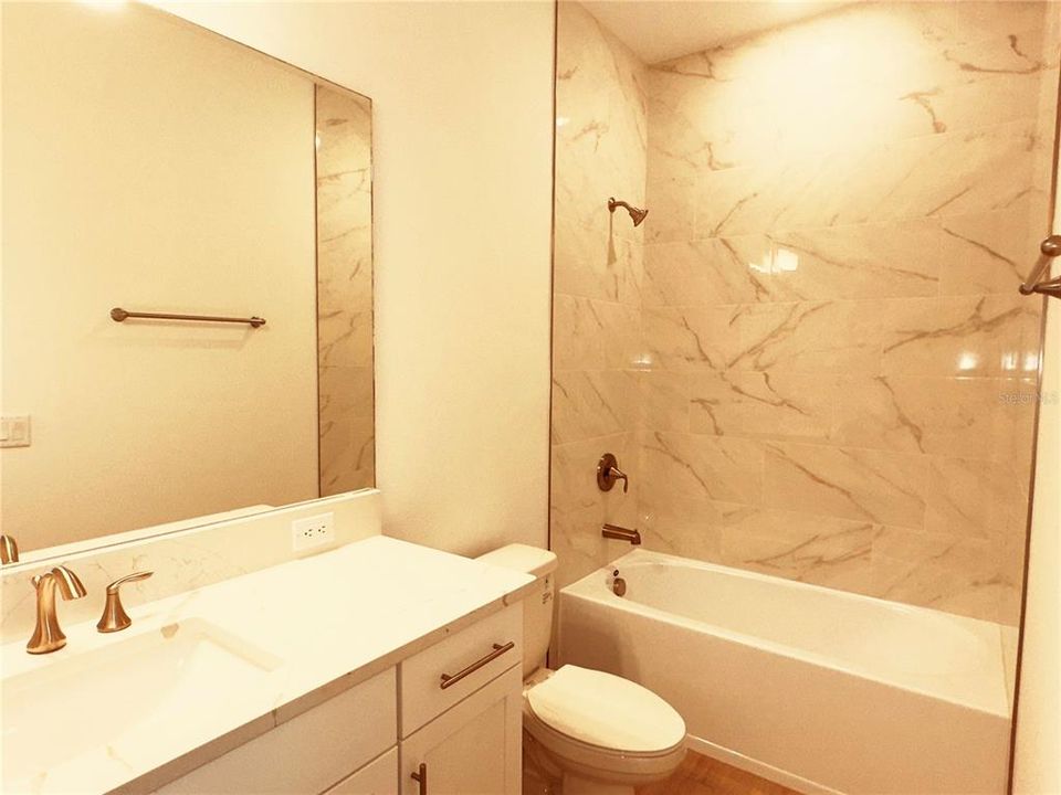 合同活跃: $3,000 (3 贝兹, 2 浴室, 1671 平方英尺)