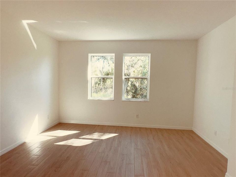 合同活跃: $3,000 (3 贝兹, 2 浴室, 1671 平方英尺)