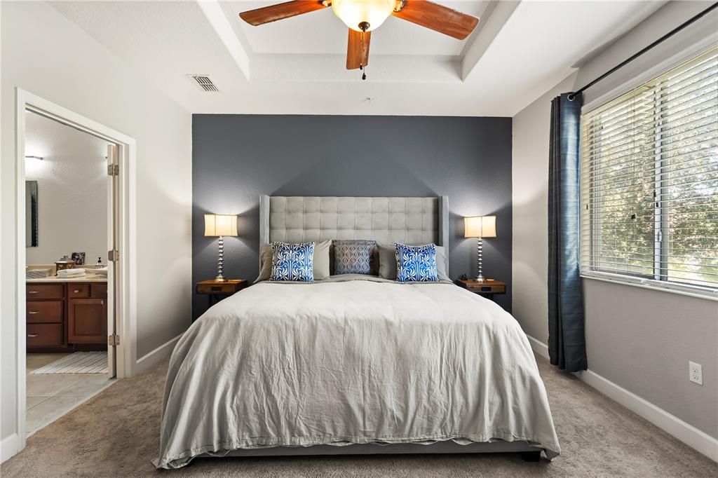 На продажу: $365,000 (3 спален, 2 ванн, 2059 Квадратных фут)