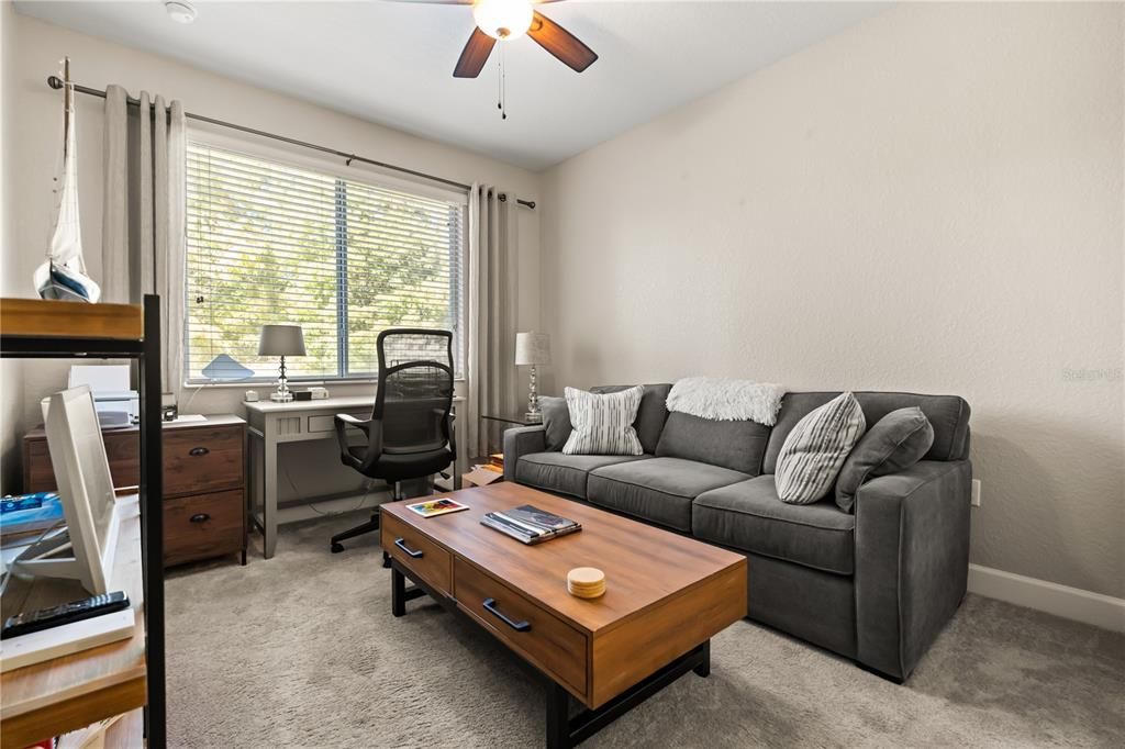 На продажу: $365,000 (3 спален, 2 ванн, 2059 Квадратных фут)