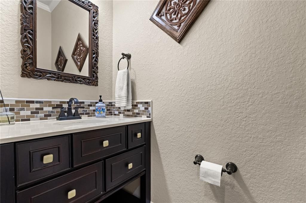 На продажу: $365,000 (3 спален, 2 ванн, 2059 Квадратных фут)