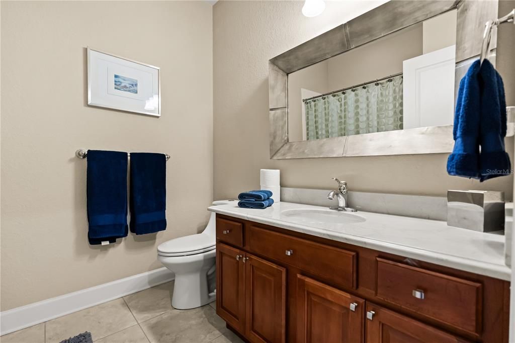 На продажу: $365,000 (3 спален, 2 ванн, 2059 Квадратных фут)