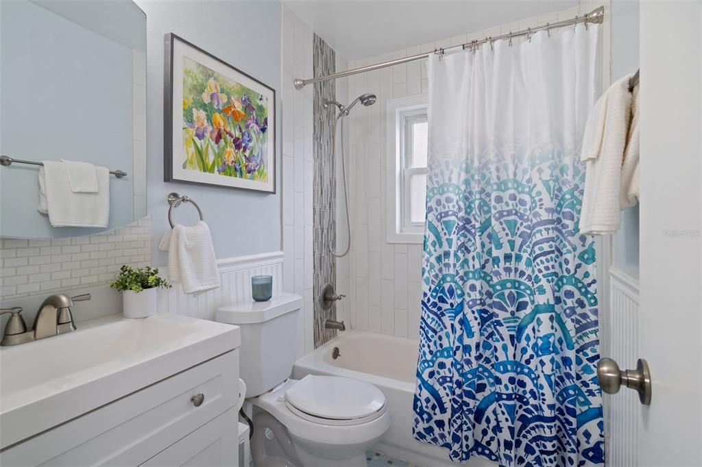 For Sale: $169,900 (2 beds, 1 baths, 950 Square Feet)