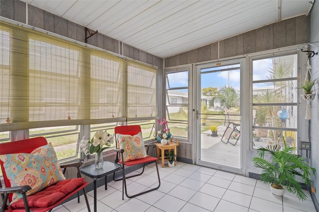 For Sale: $169,900 (2 beds, 1 baths, 950 Square Feet)