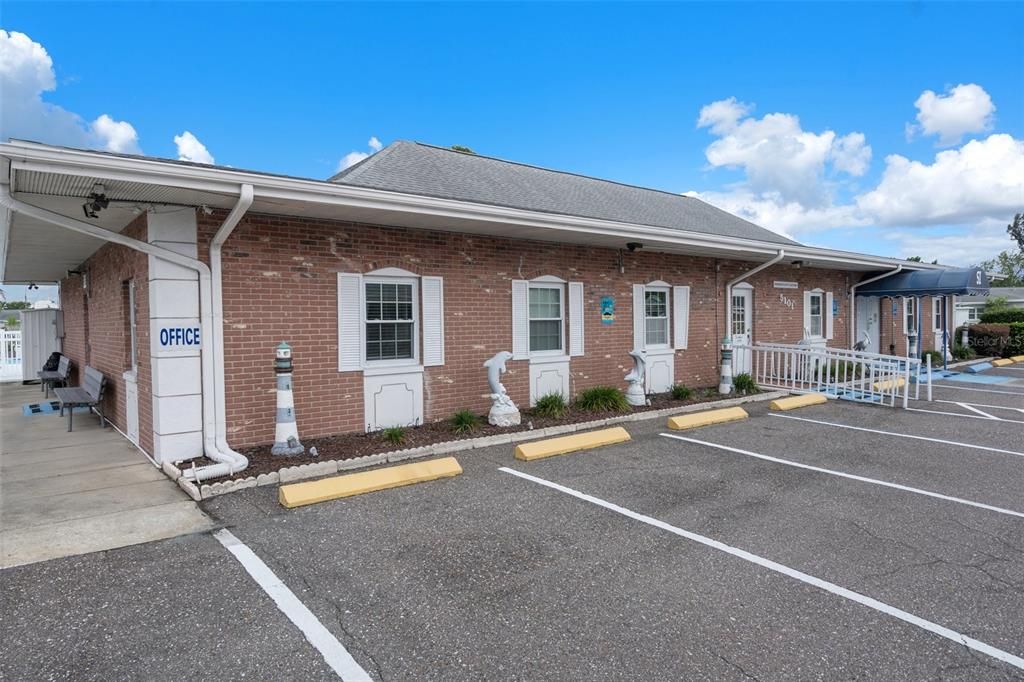 For Sale: $169,900 (2 beds, 1 baths, 950 Square Feet)