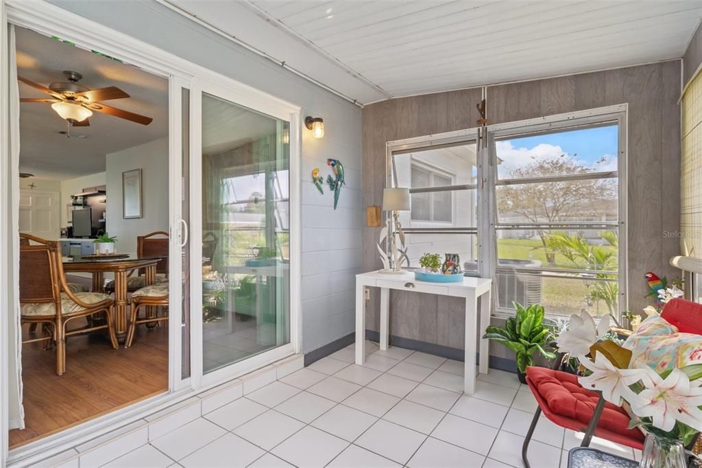 For Sale: $169,900 (2 beds, 1 baths, 950 Square Feet)