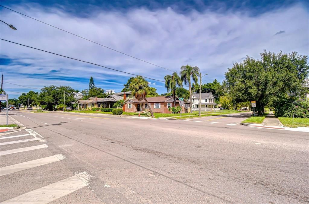 En Venta: $1,200,000 (0.21 acres)