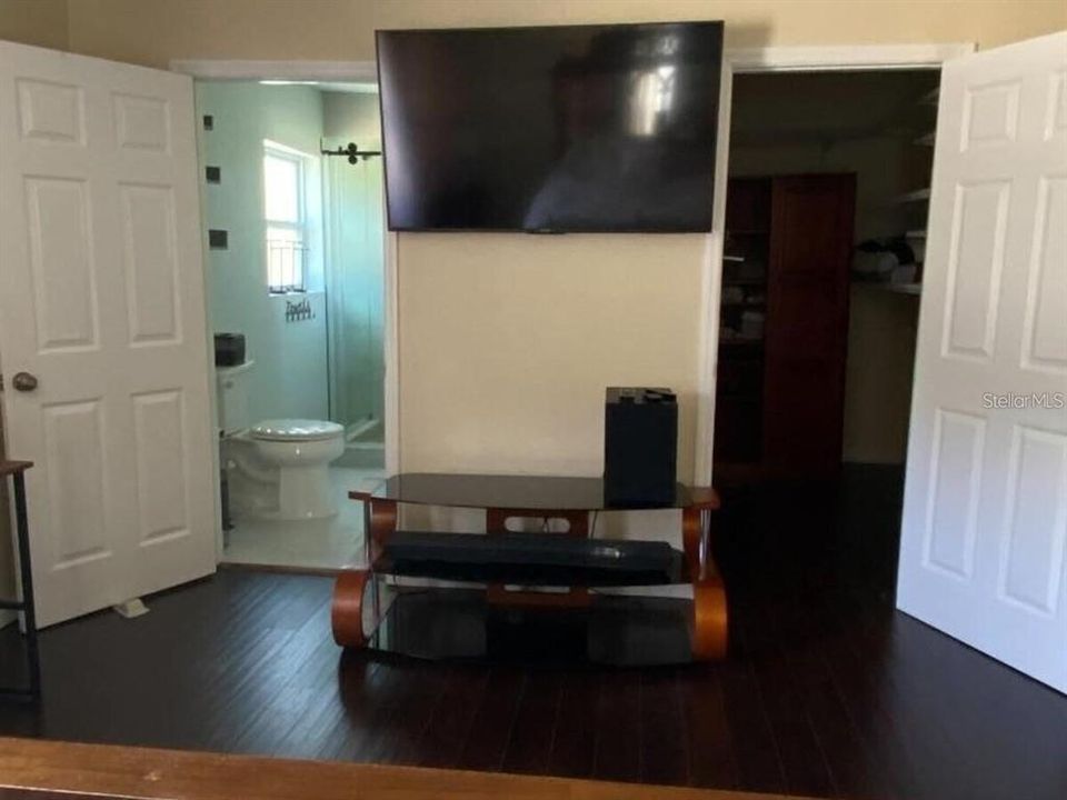 En Venta: $1,200,000 (0.21 acres)