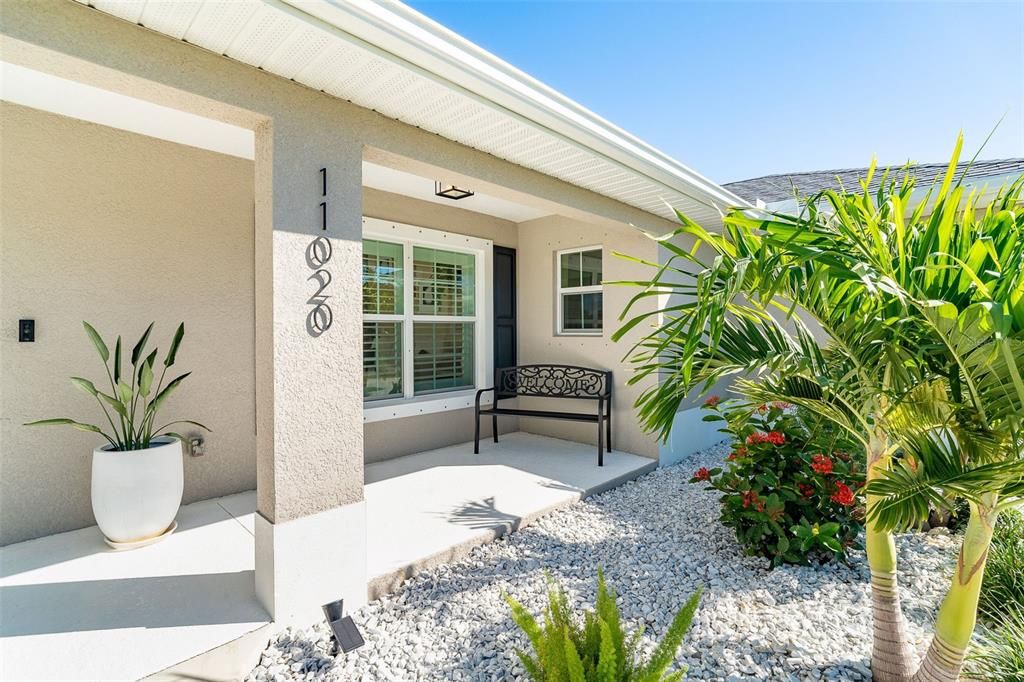 Active With Contract: $489,900 (3 beds, 2 baths, 1676 Square Feet)