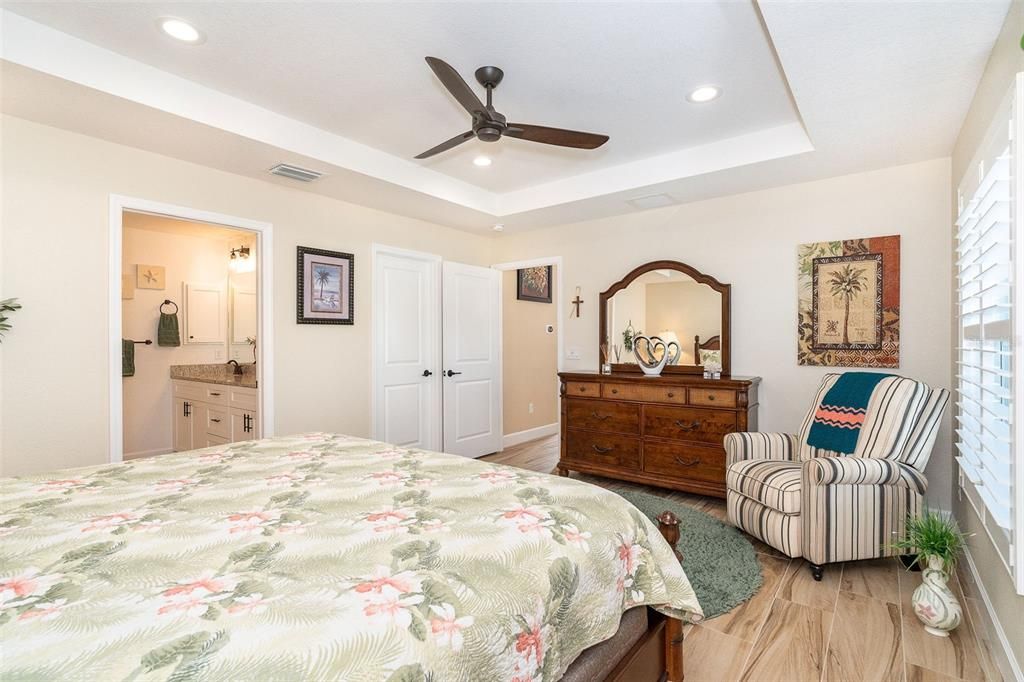 Active With Contract: $489,900 (3 beds, 2 baths, 1676 Square Feet)