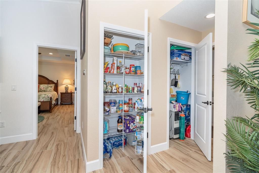 Active With Contract: $489,900 (3 beds, 2 baths, 1676 Square Feet)