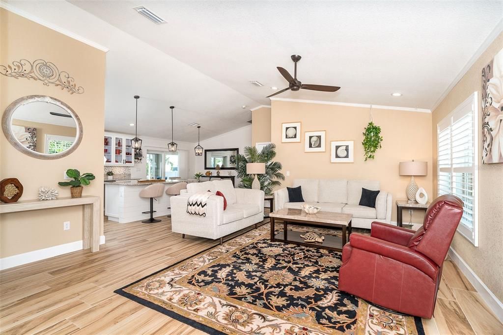 Active With Contract: $489,900 (3 beds, 2 baths, 1676 Square Feet)