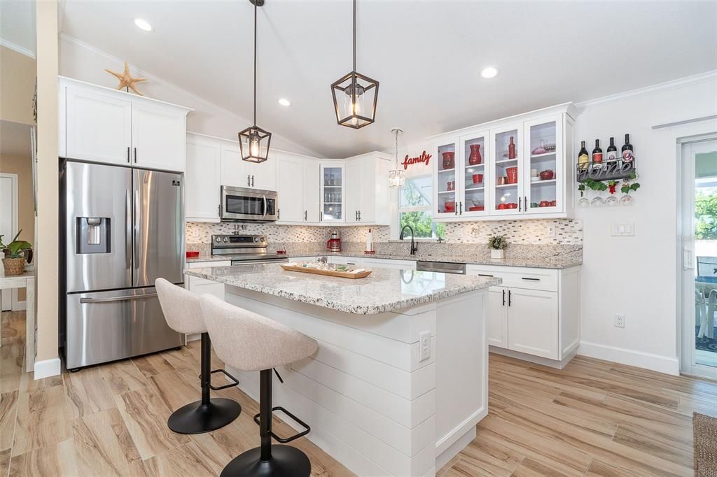 Active With Contract: $489,900 (3 beds, 2 baths, 1676 Square Feet)
