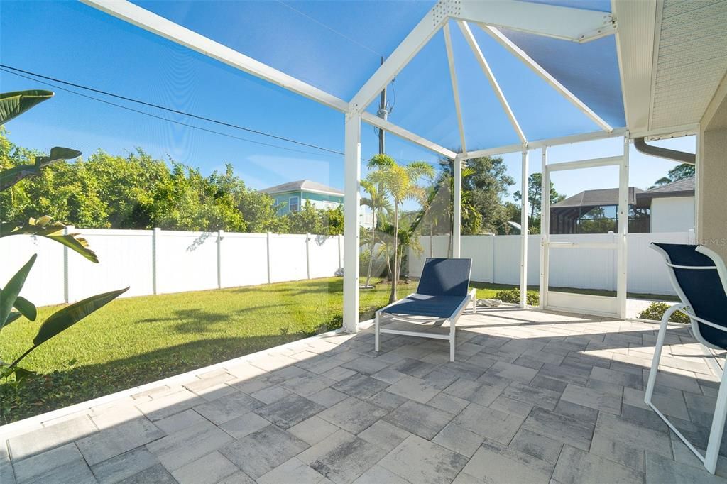 Active With Contract: $489,900 (3 beds, 2 baths, 1676 Square Feet)