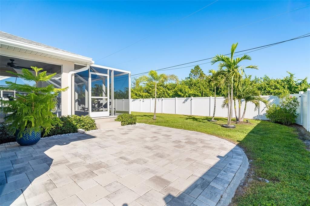 Active With Contract: $489,900 (3 beds, 2 baths, 1676 Square Feet)