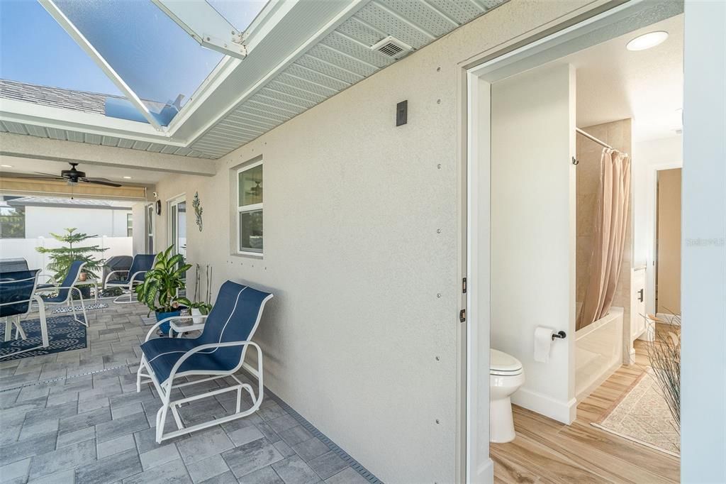 Active With Contract: $489,900 (3 beds, 2 baths, 1676 Square Feet)