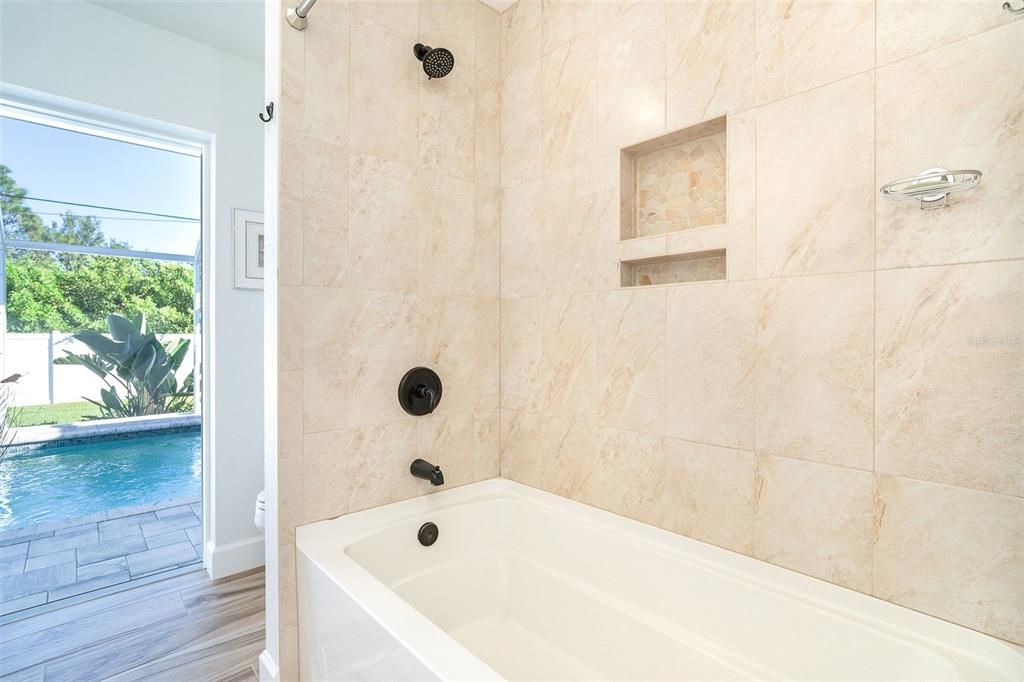 Active With Contract: $489,900 (3 beds, 2 baths, 1676 Square Feet)