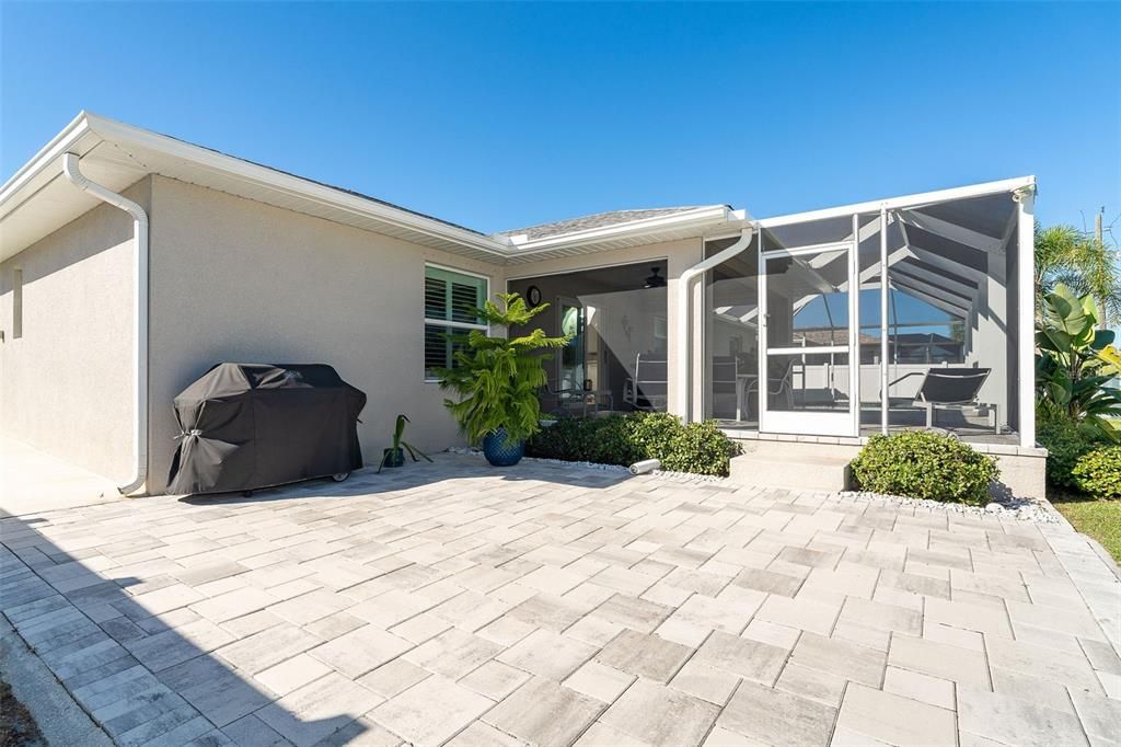 Active With Contract: $489,900 (3 beds, 2 baths, 1676 Square Feet)