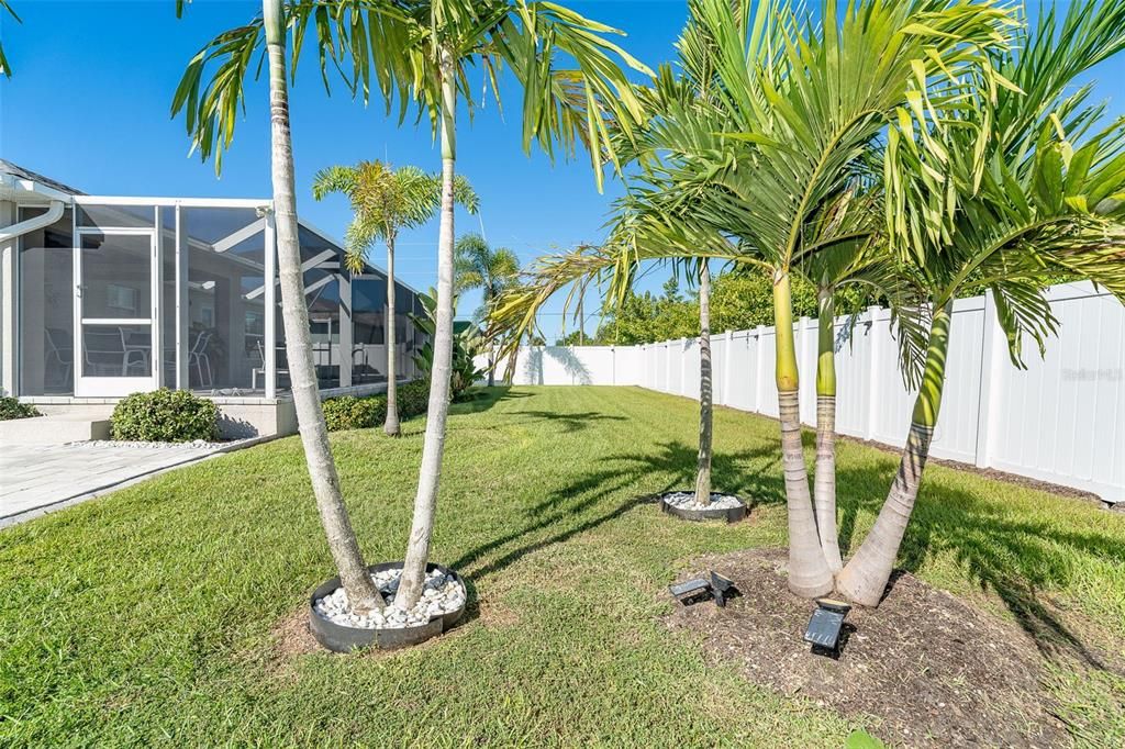 Active With Contract: $489,900 (3 beds, 2 baths, 1676 Square Feet)