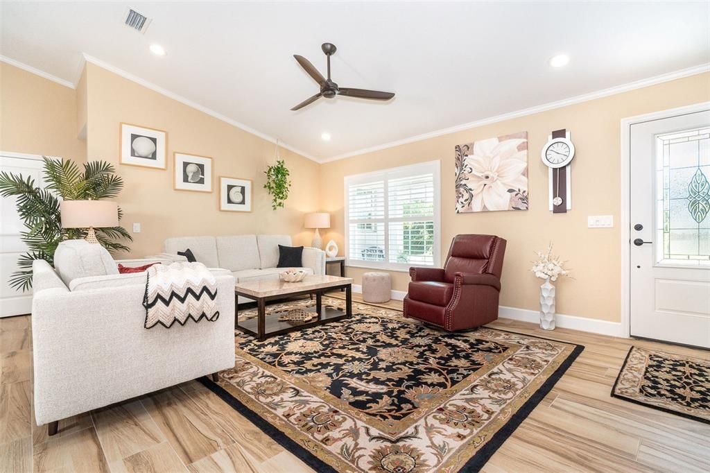 Active With Contract: $489,900 (3 beds, 2 baths, 1676 Square Feet)