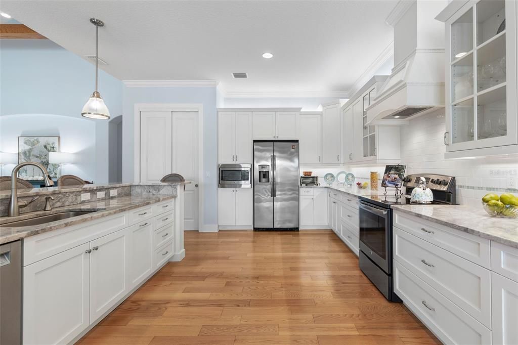 Active With Contract: $1,185,000 (3 beds, 2 baths, 2888 Square Feet)