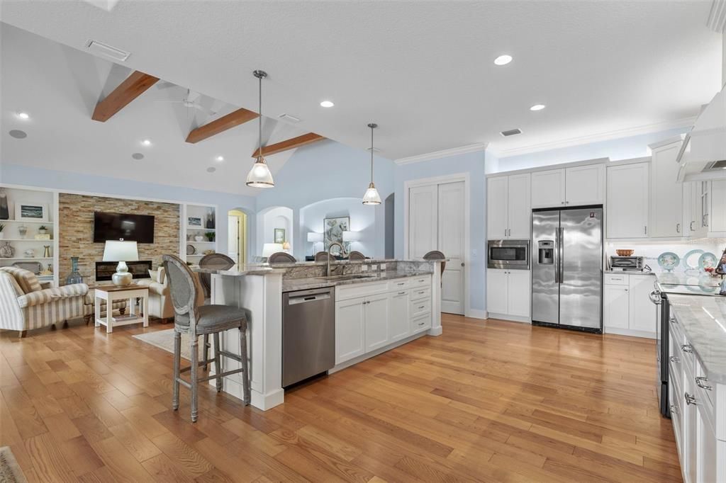 Active With Contract: $1,185,000 (3 beds, 2 baths, 2888 Square Feet)