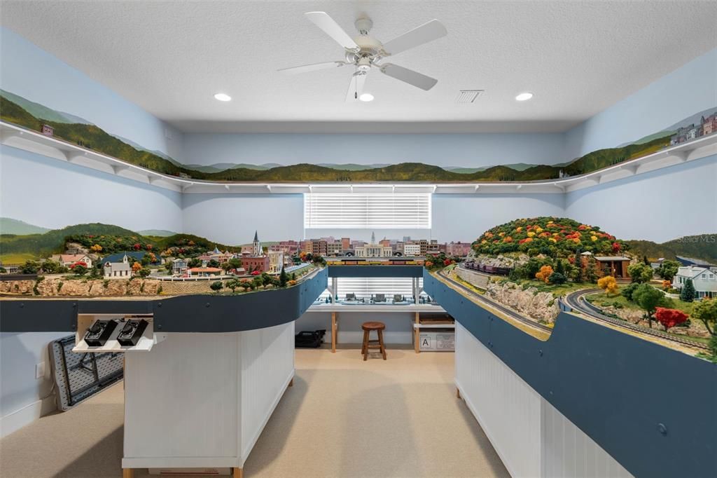 Active With Contract: $1,185,000 (3 beds, 2 baths, 2888 Square Feet)