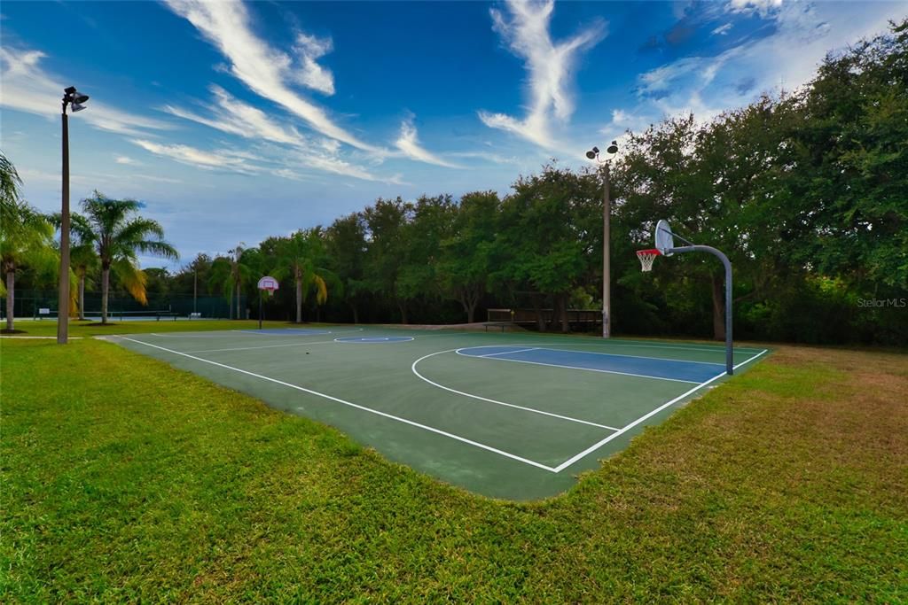 For Sale: $580,000 (4 beds, 3 baths, 2230 Square Feet)