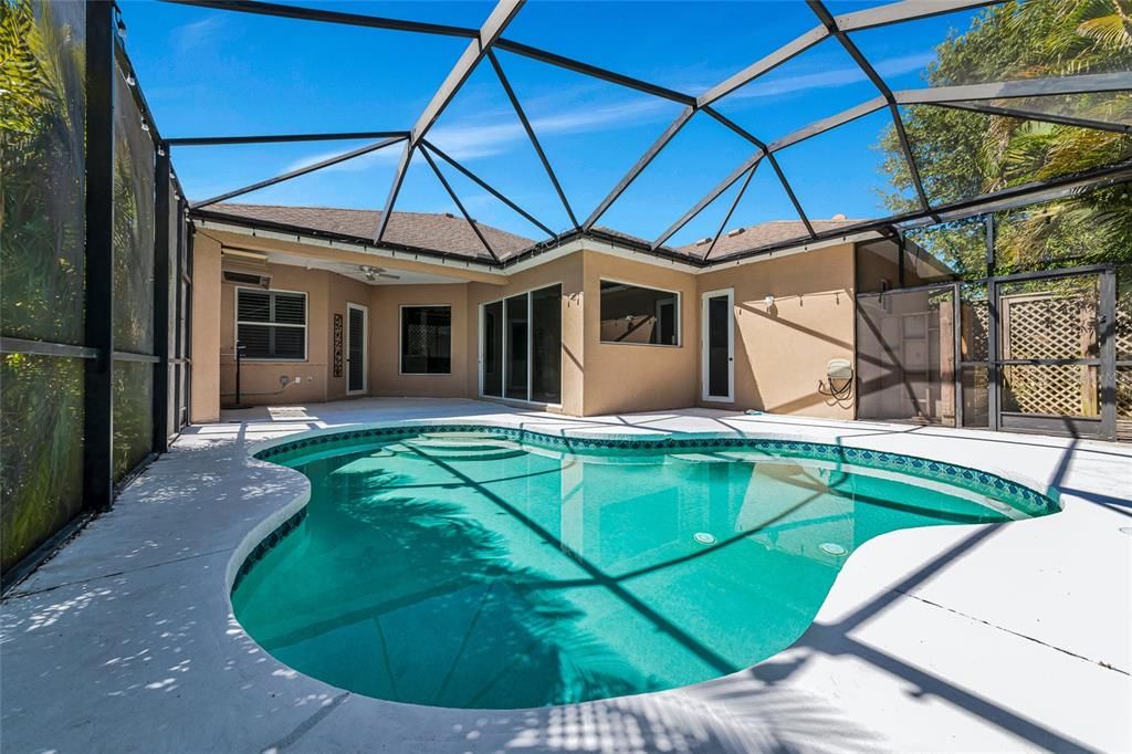 For Sale: $580,000 (4 beds, 3 baths, 2230 Square Feet)