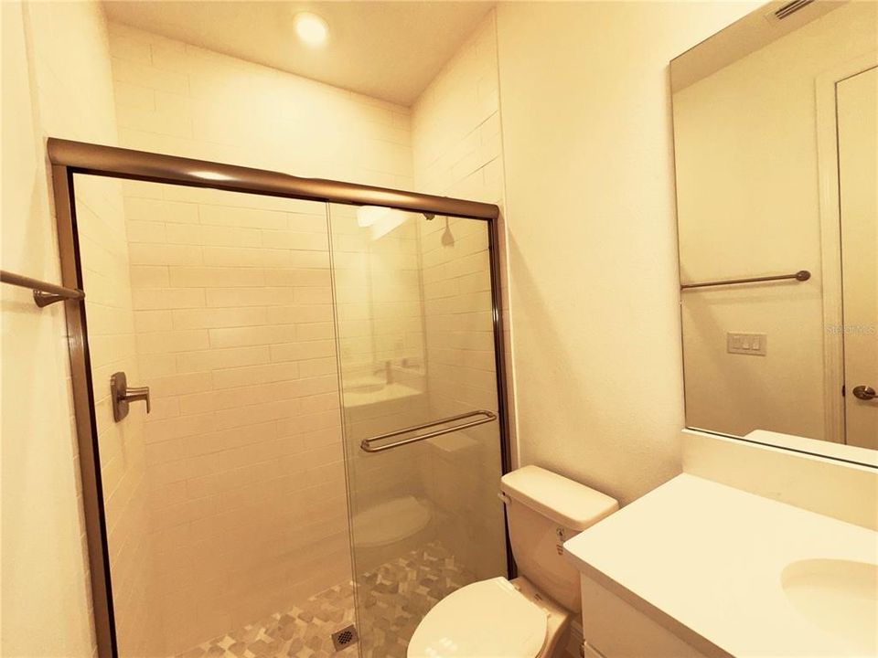 Под контрактом: $4,000 (4 спален, 3 ванн, 2195 Квадратных фут)