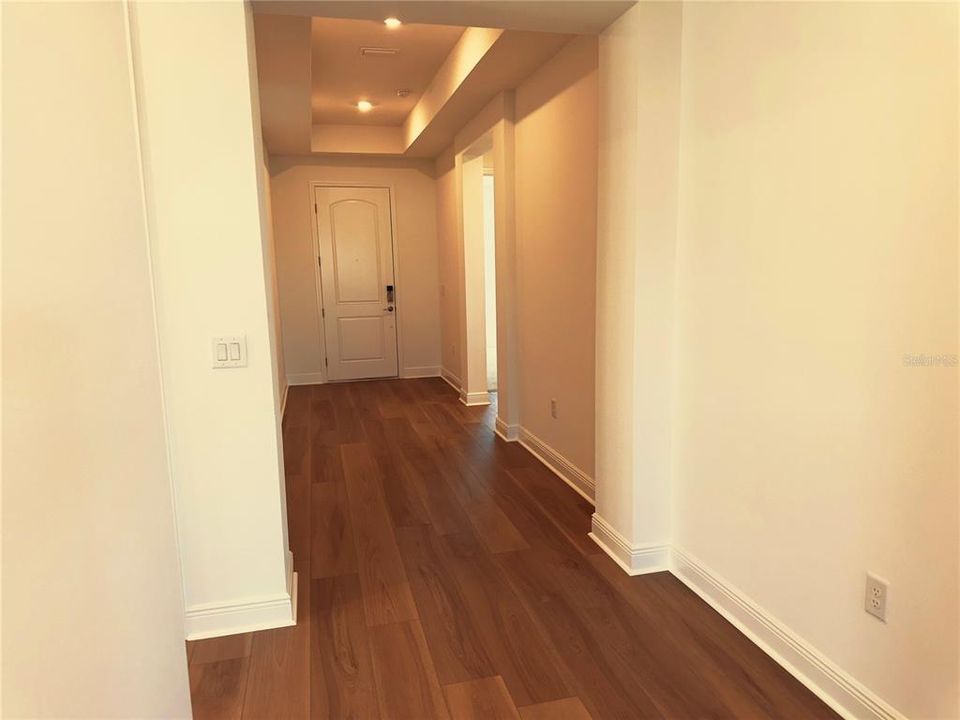 Под контрактом: $4,000 (4 спален, 3 ванн, 2195 Квадратных фут)