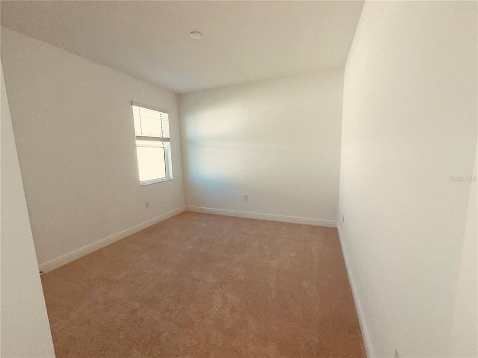 Под контрактом: $4,000 (4 спален, 3 ванн, 2195 Квадратных фут)