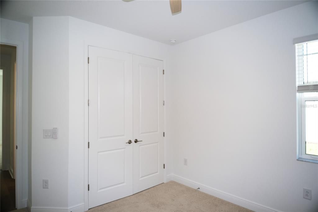 Под контрактом: $4,000 (4 спален, 3 ванн, 2195 Квадратных фут)