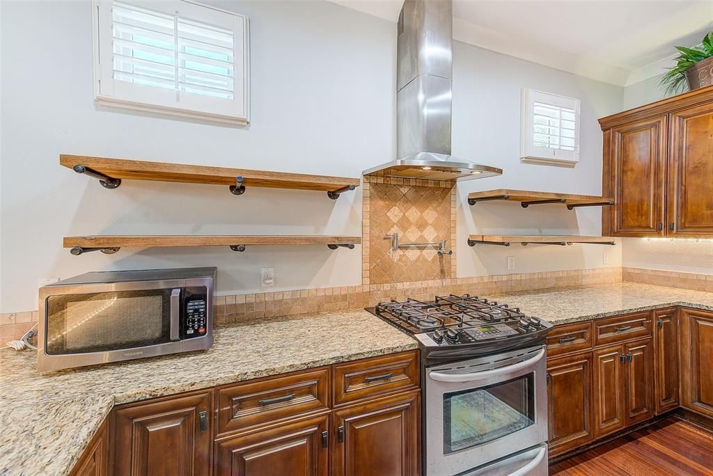 For Rent: $5,000 (4 beds, 2 baths, 2655 Square Feet)