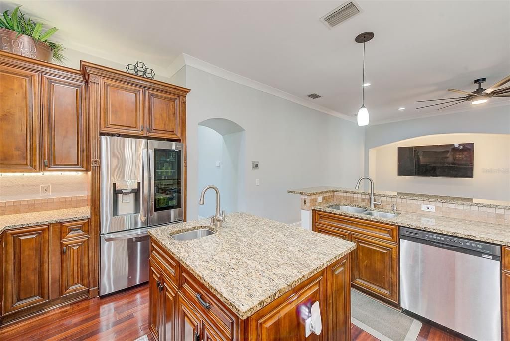 For Rent: $5,000 (4 beds, 2 baths, 2655 Square Feet)